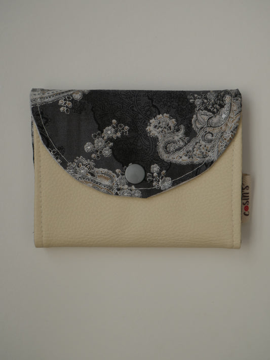 Monedero de tela · Crema y paisley gris