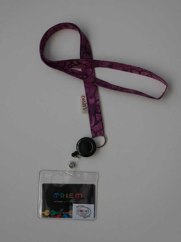 Porta-acreditació · Batik lila